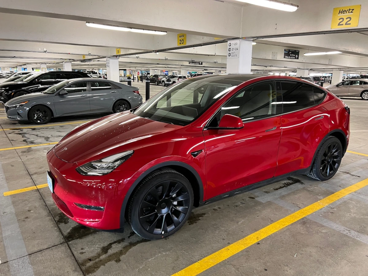 Hertz kiralık elektrikli araçları satmaya çalışıyor