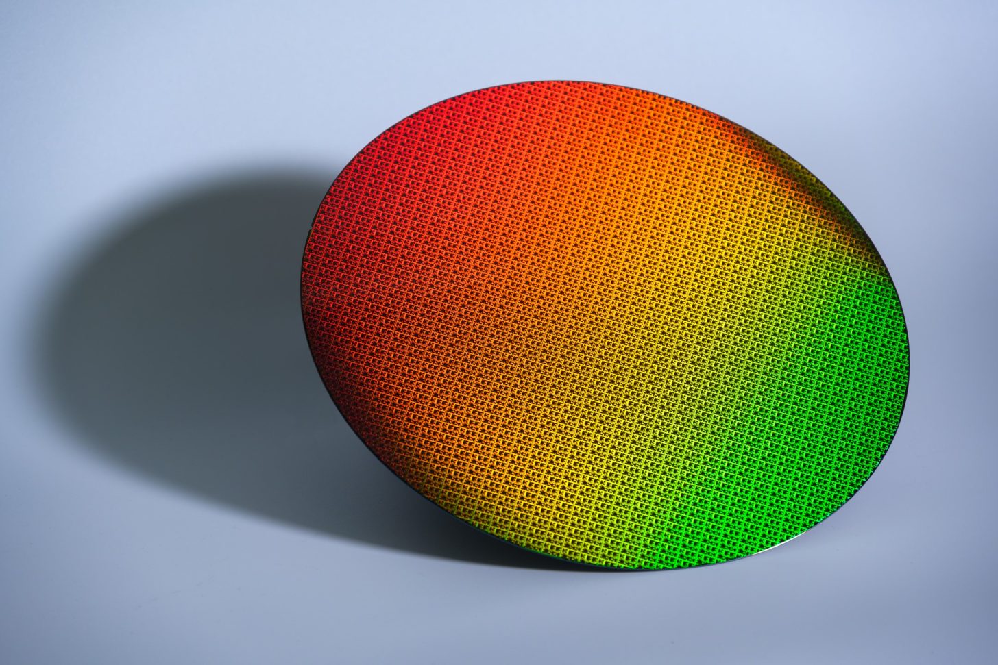 Intel’in 18A çip üretim sürecinde büyük sorun verimlilik sadece %10!
