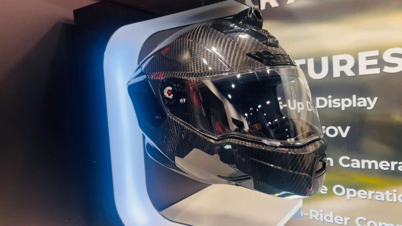 Dünyanın en akıllı motosiklet kaskı CES 2025’te tanıtıldı