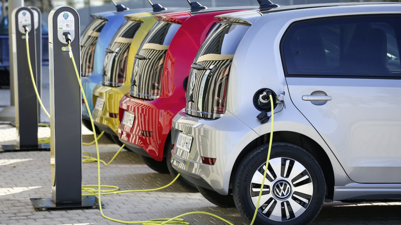 Ocak’ta küresel elektrikli araç satışları %18 arttı!
