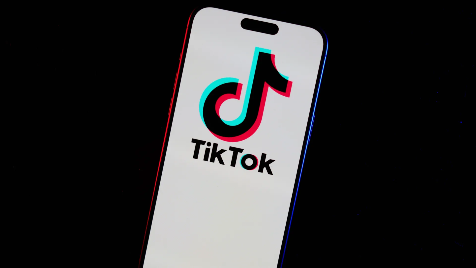 TikTok yüklü iPhone’lar 50 bin dolara satışta