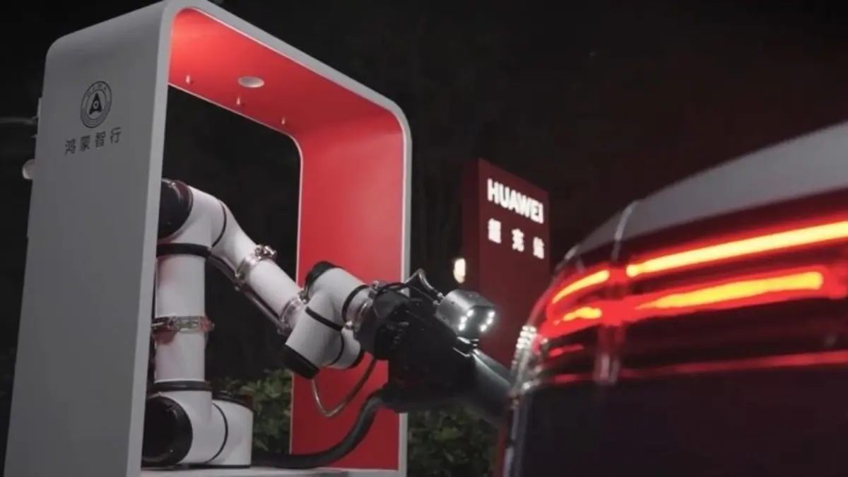 Huawei, robotik kollu şarj ünitesini duyurdu!