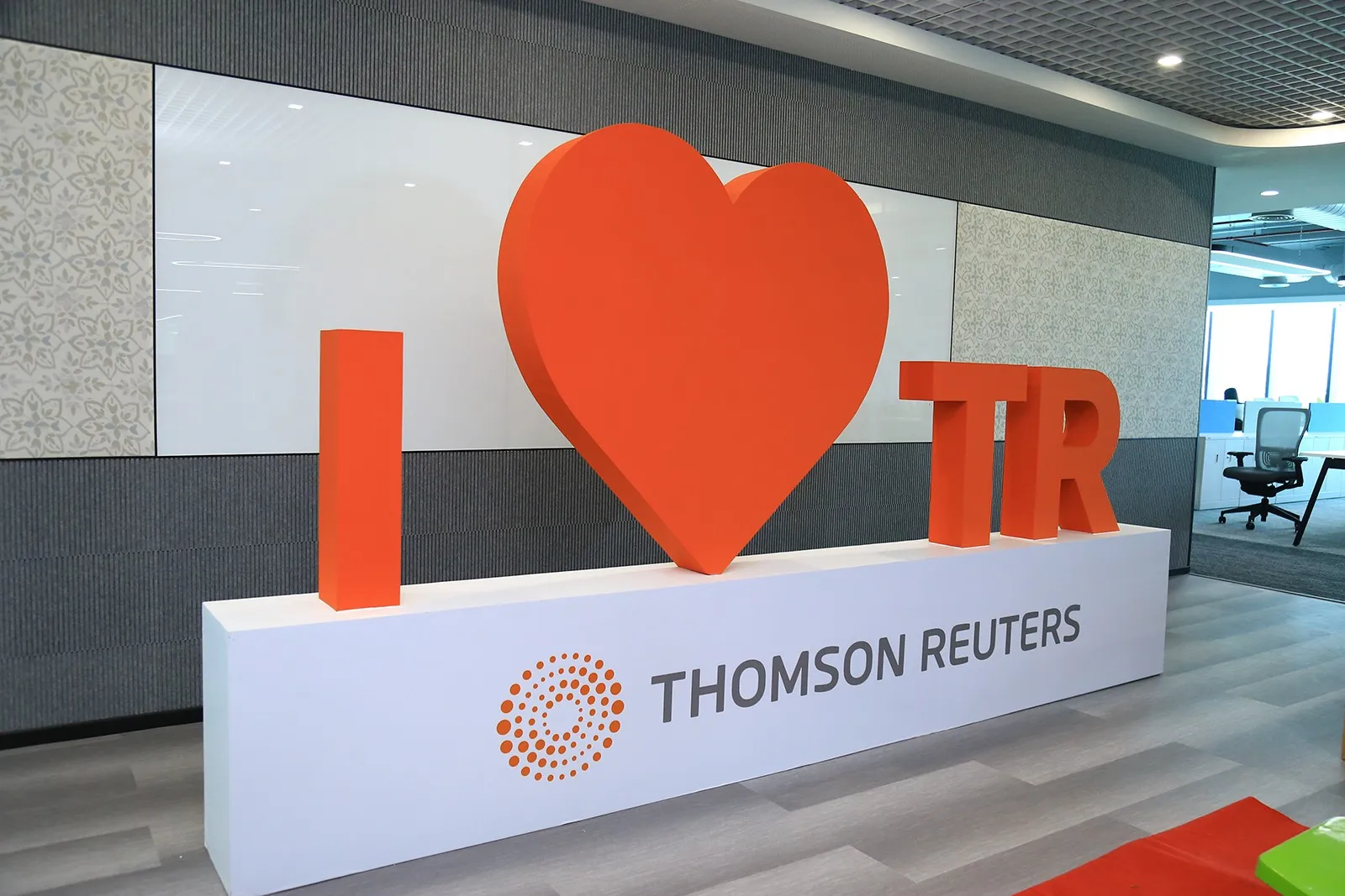 Thomson Reuters, 600 milyon dolara vergi otomasyon şirketi satın aldı!