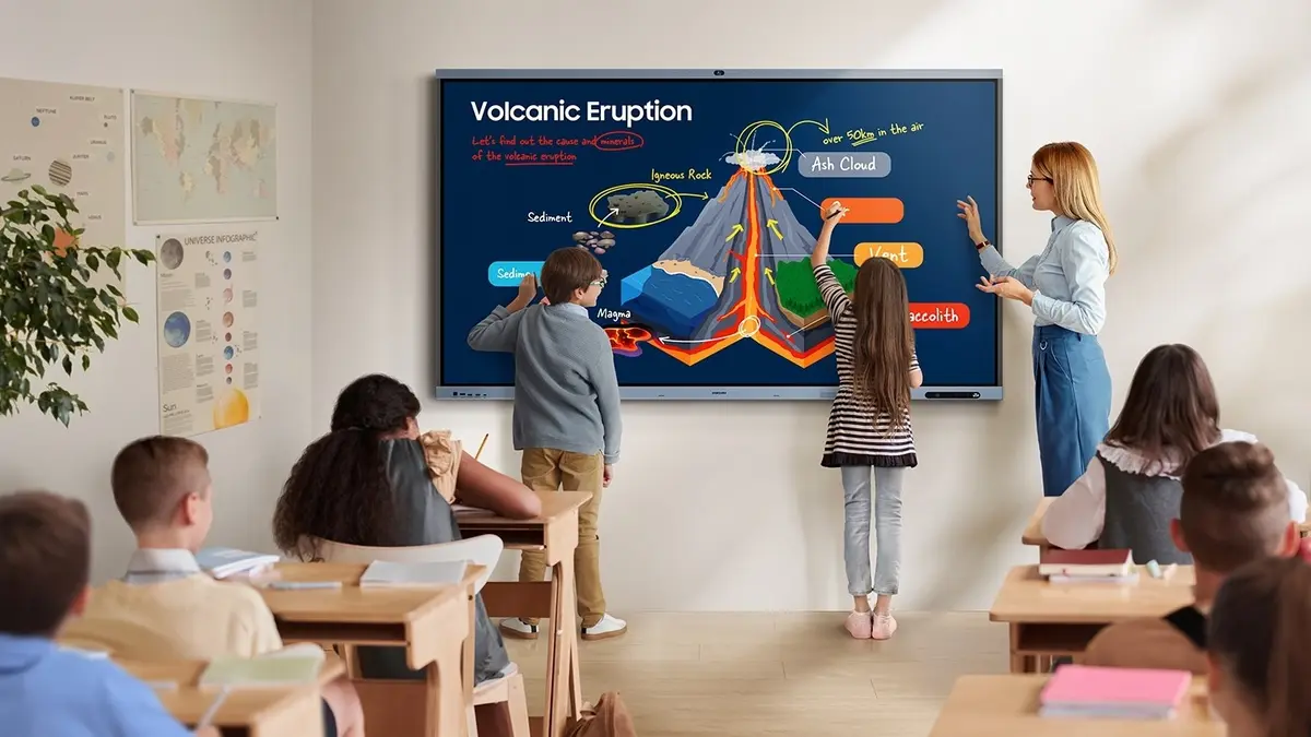 Samsung, yapay zeka özellikli akıllı tahtasını duyurdu!
