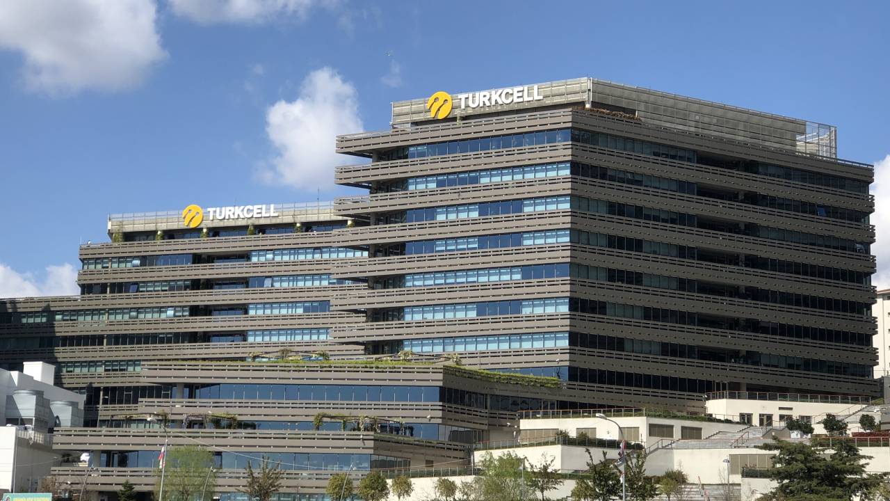 Turkcell, 5G ve fiber altyapı ihalelerine katılmaya hazır