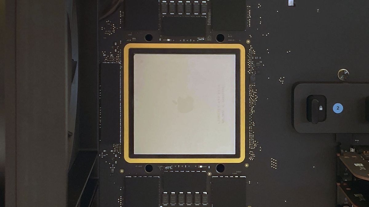 Apple M3 ultra işlemci performans testlerinde rekor kırdı