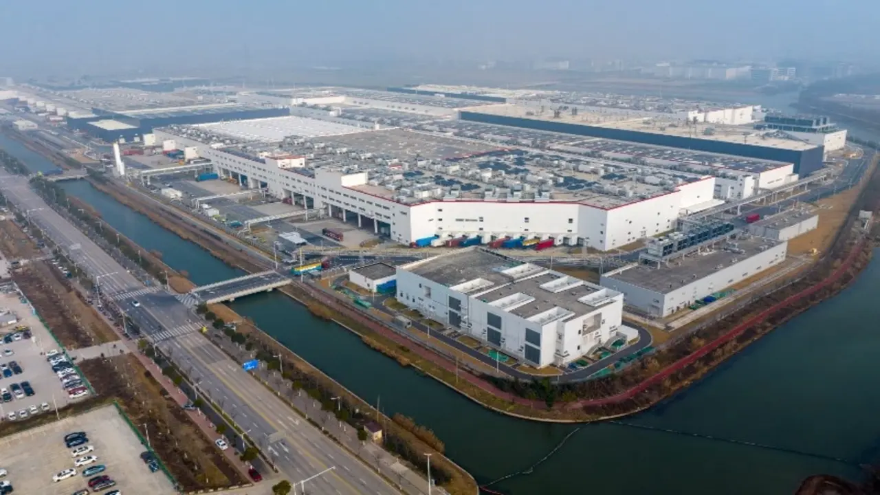 Tesla’nın yeni Megapack batarya fabrikası üretime başladı!