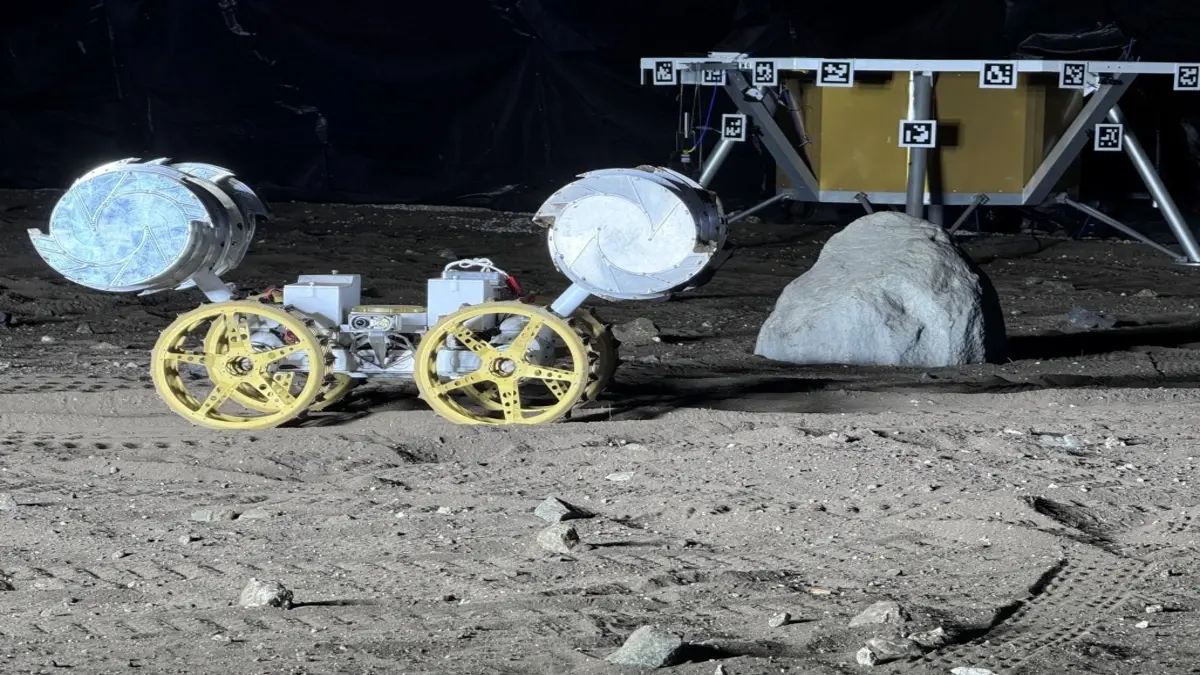 NASA, Ay madenciliği yapan robotunu tanıttı!