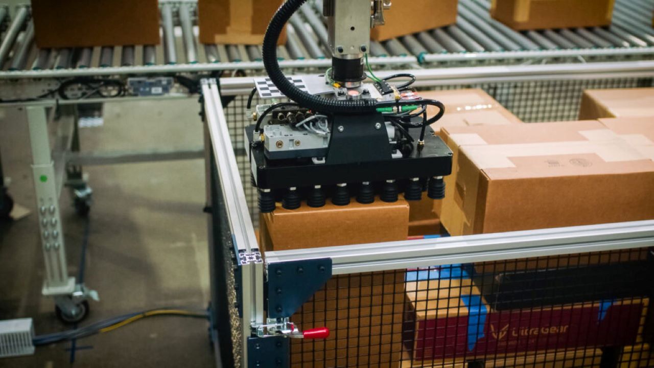 Yapay zekalı robot depo organizasyonu için kullanılıyor