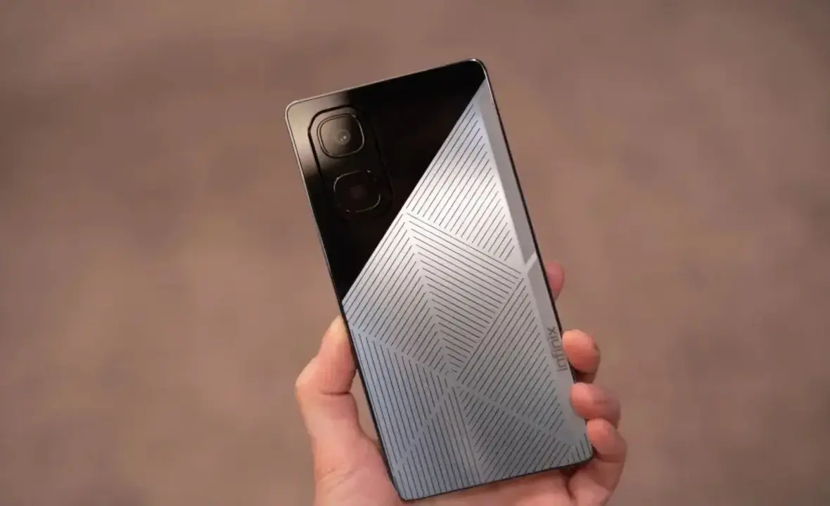 Infinix, güneş panelli akıllı telefonunu tanıttı!