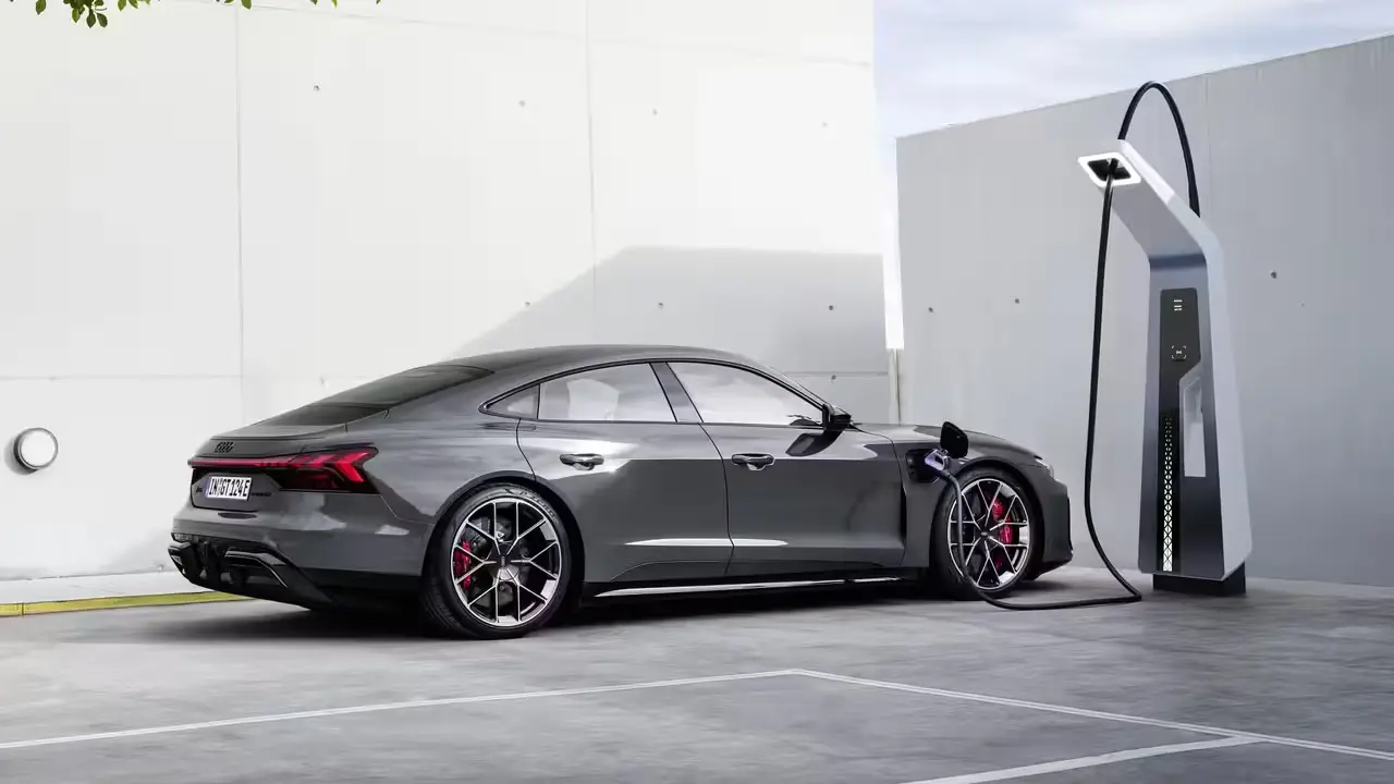 Audi uygun fiyatlı elektrikli araç planını 2026’ya çekti