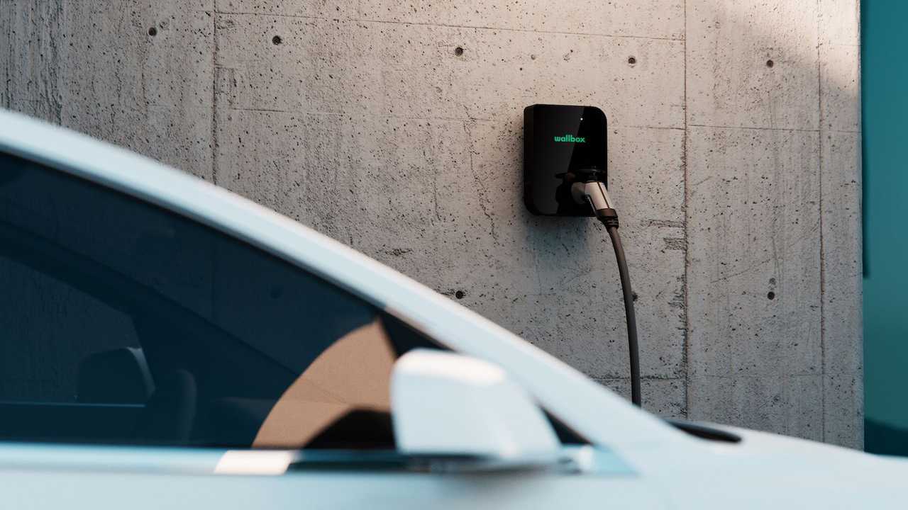 Resmi Gazete’de yayınlandı: Elektrikli otomobiller için evde şarj düzenlemesi!