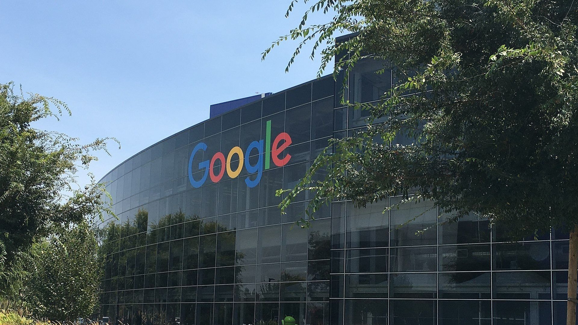 Google uzaktan çalışanları ofise çağırıyor
