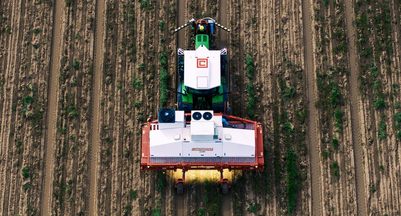 Otonom traktörler işçilik maliyetlerini azaltıyor