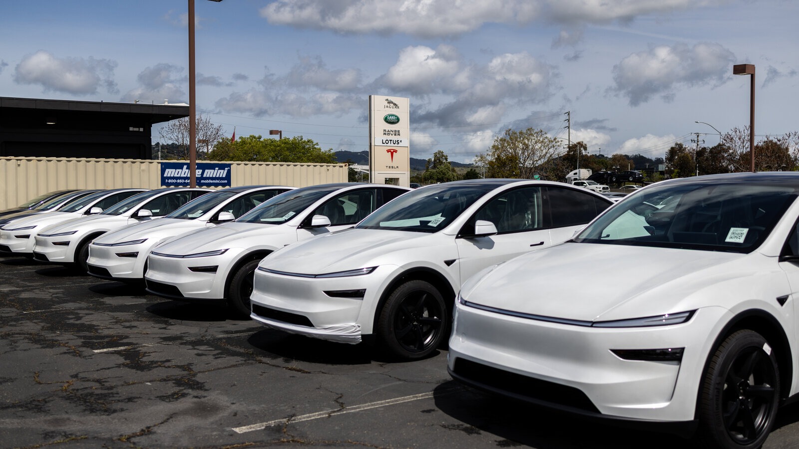 Tesla satış sayılarını gizliyor mu?