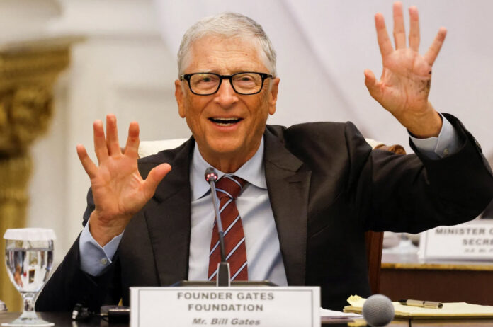Bill Gates tüm servetini bağışlayıp vakfını kapatıyor!