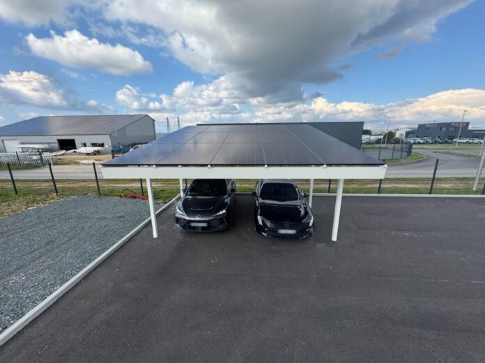 Güneş enerjili otoparklar