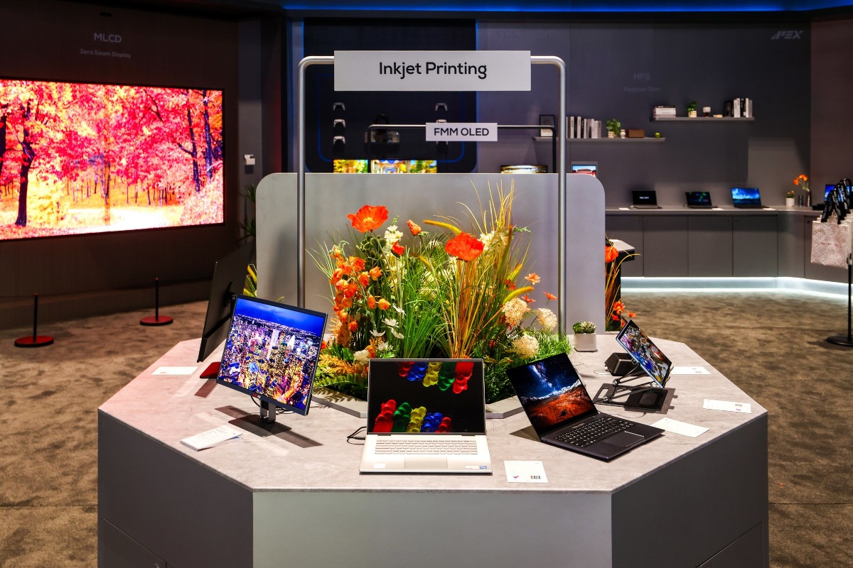 OLED ekranlar çok kanallı sese olanak tanıyor