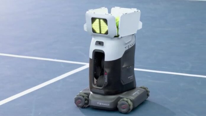 Robot tenis antrenörü