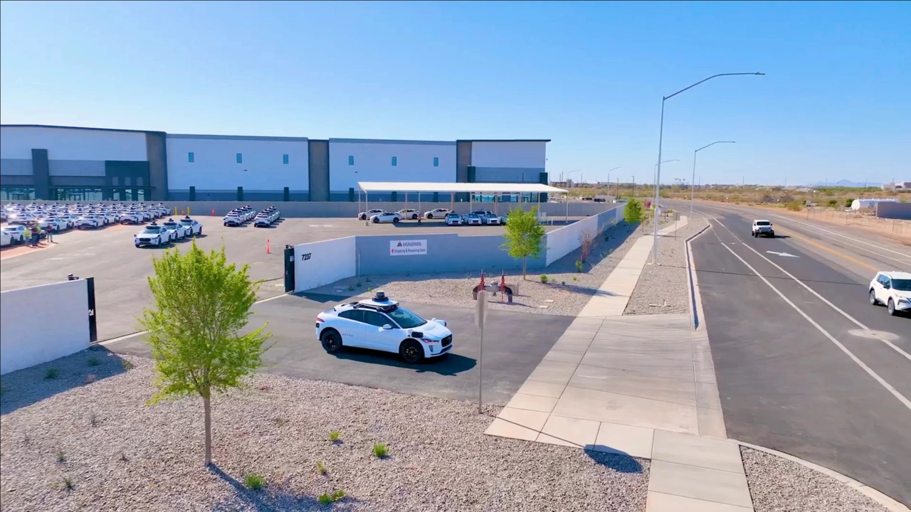 Waymo otonom araç fabrikası açacak
