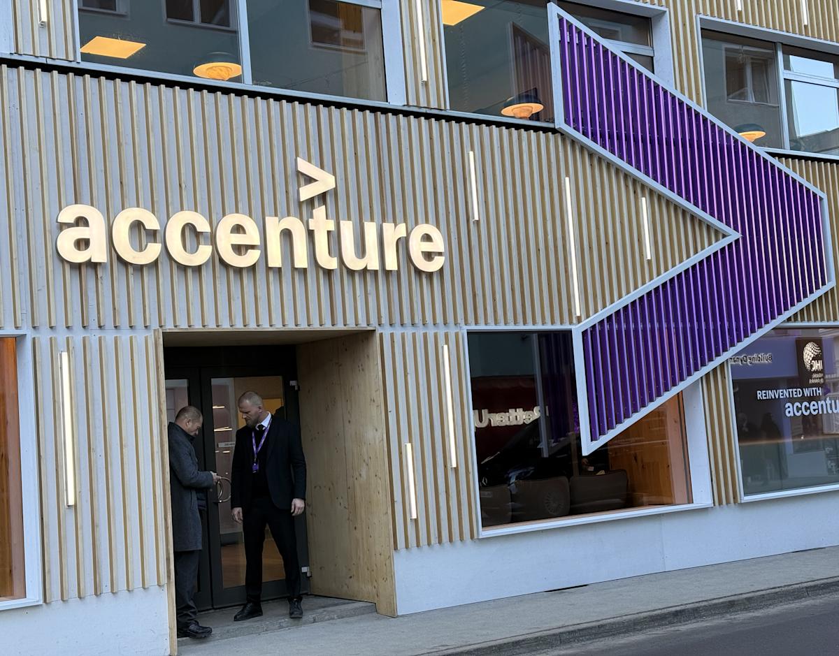 Accenture rezervasyon düşüşü nedeniyle belirsizlikte kaldı