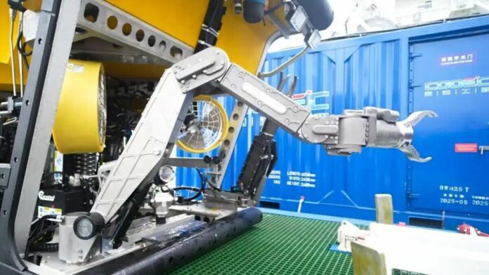 Deniz tipi robot kol