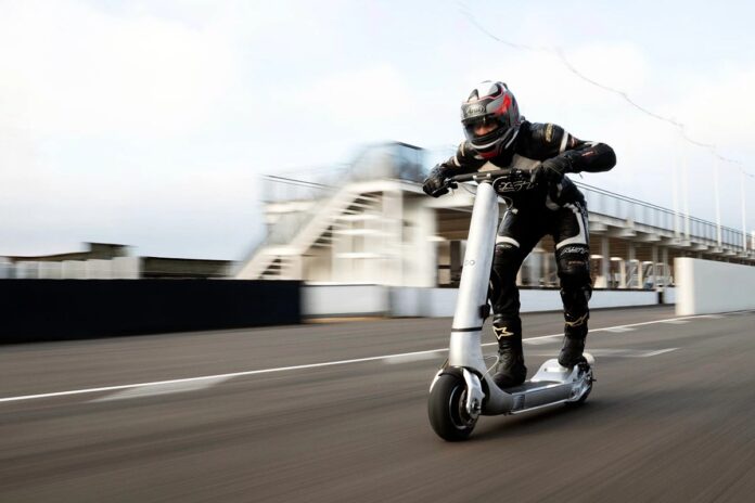 F1 mühendisleri scooter