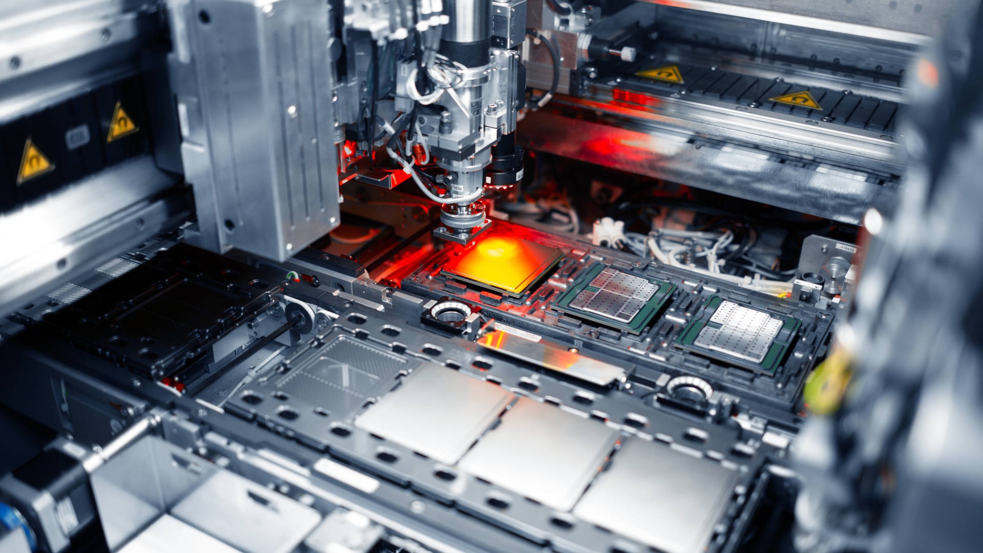 Intel üretim planını değiştiriyor