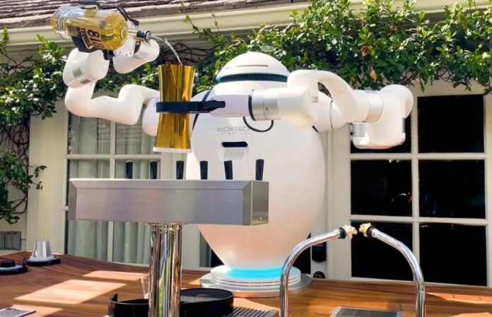 Servis robotu üreticisi