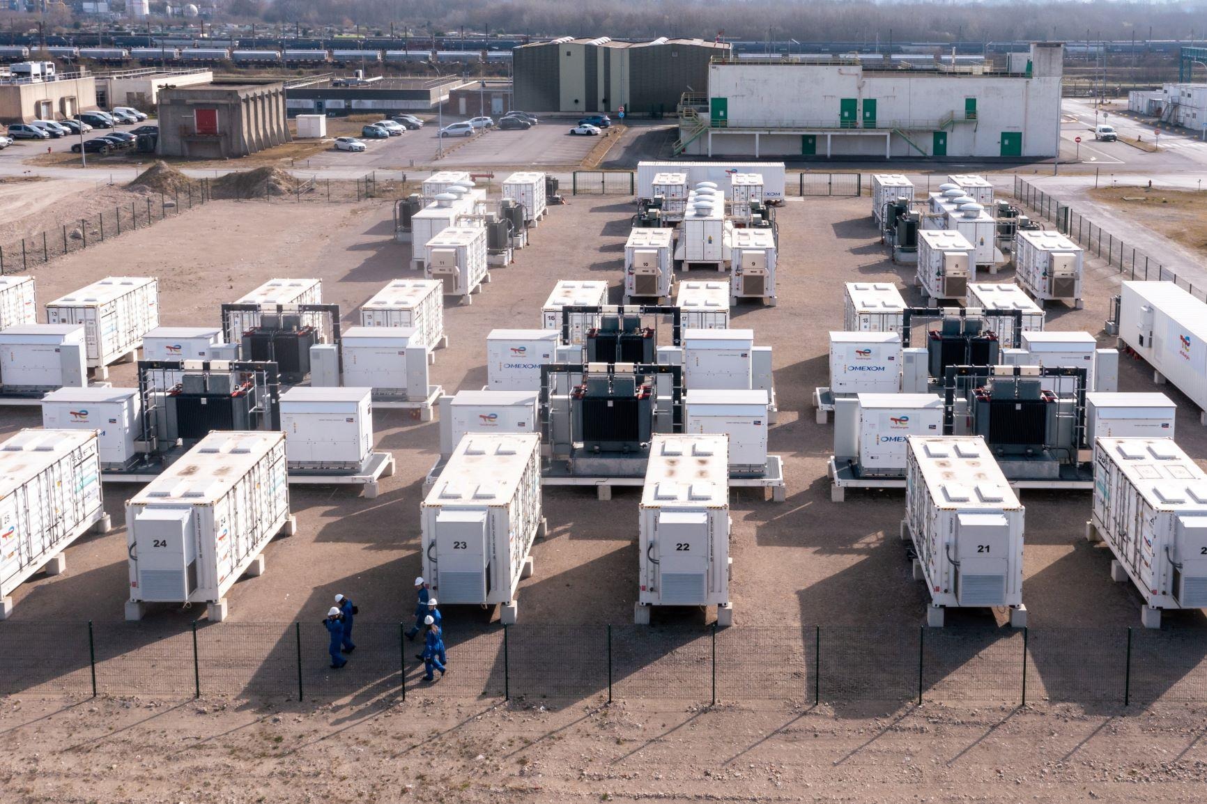 Fransa en büyük depolama tesisi için harekete geçti