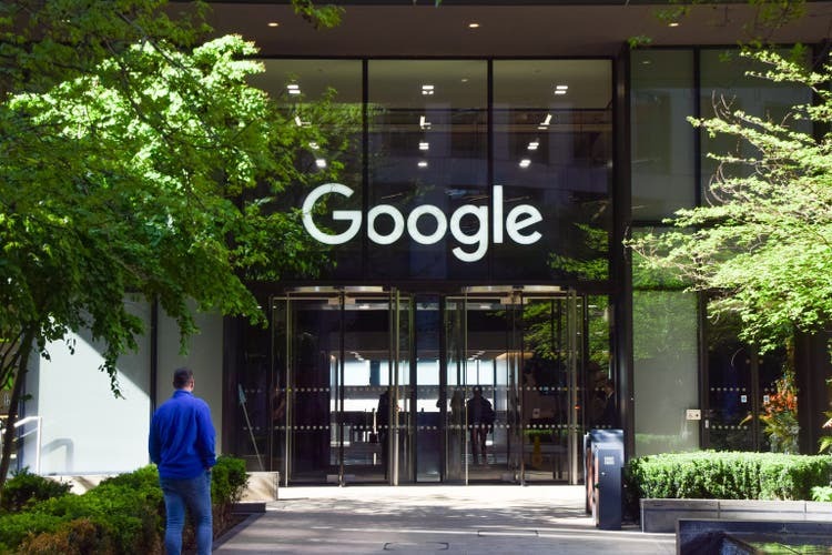 Google telekomünikasyon şirketleriyle rekabeti kısıtladı iddiası!