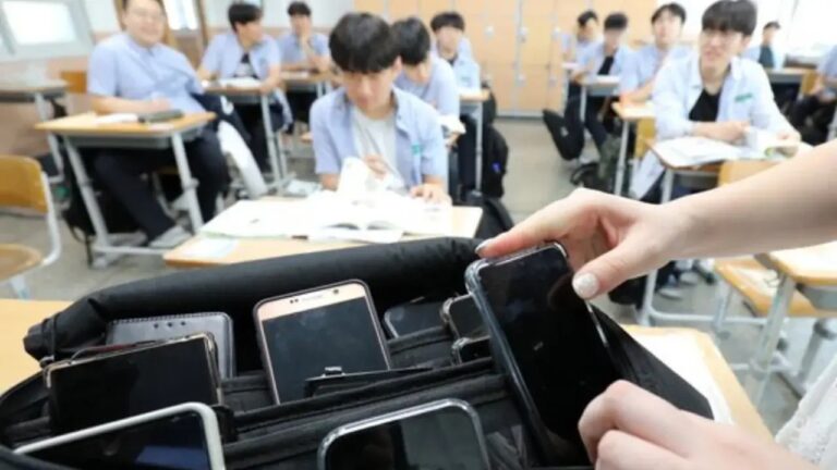 Sınıflarda telefon kullanımı