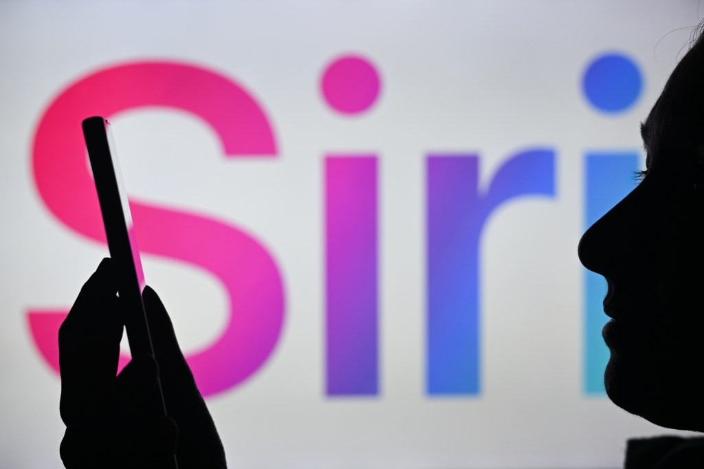 Siri uygulama yönetimi yapıyor