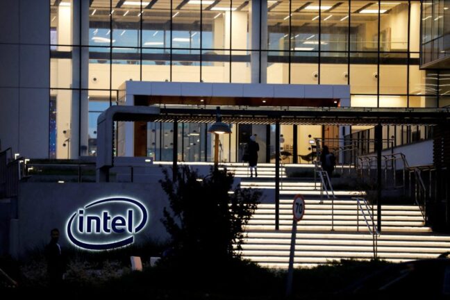 SoftBank Intel