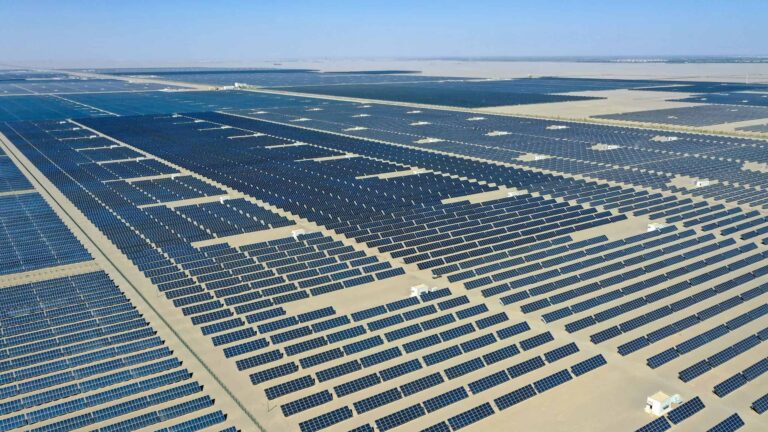 Tibet en büyük güneş enerjisi