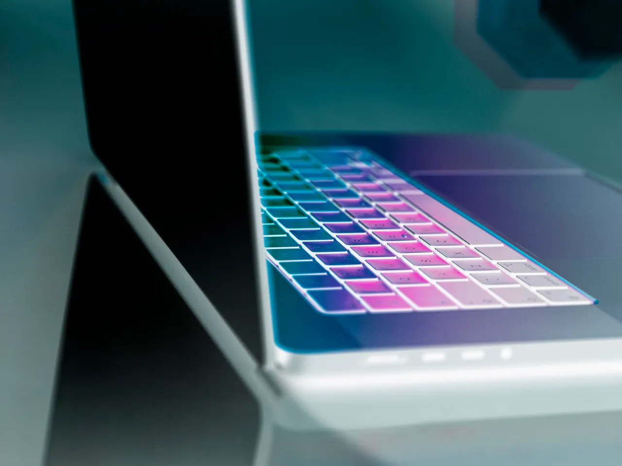 BT iş piyasası küçülmeye devam ediyor