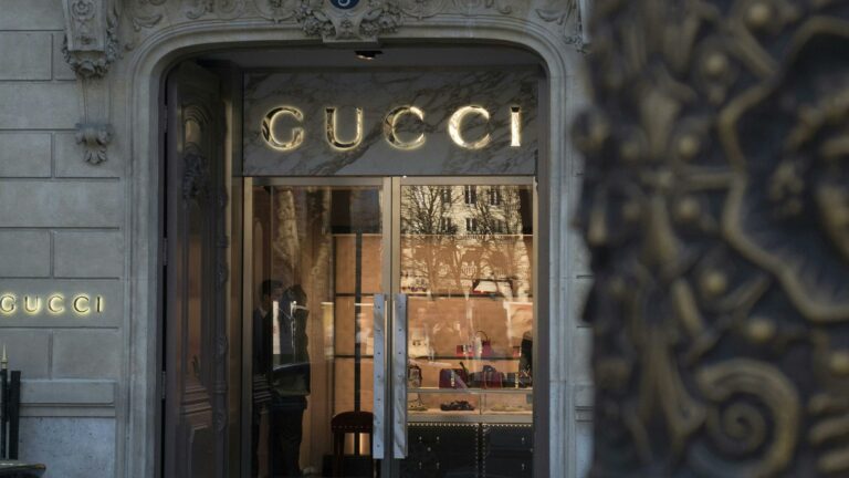 Gucci ve Balenciaga siber