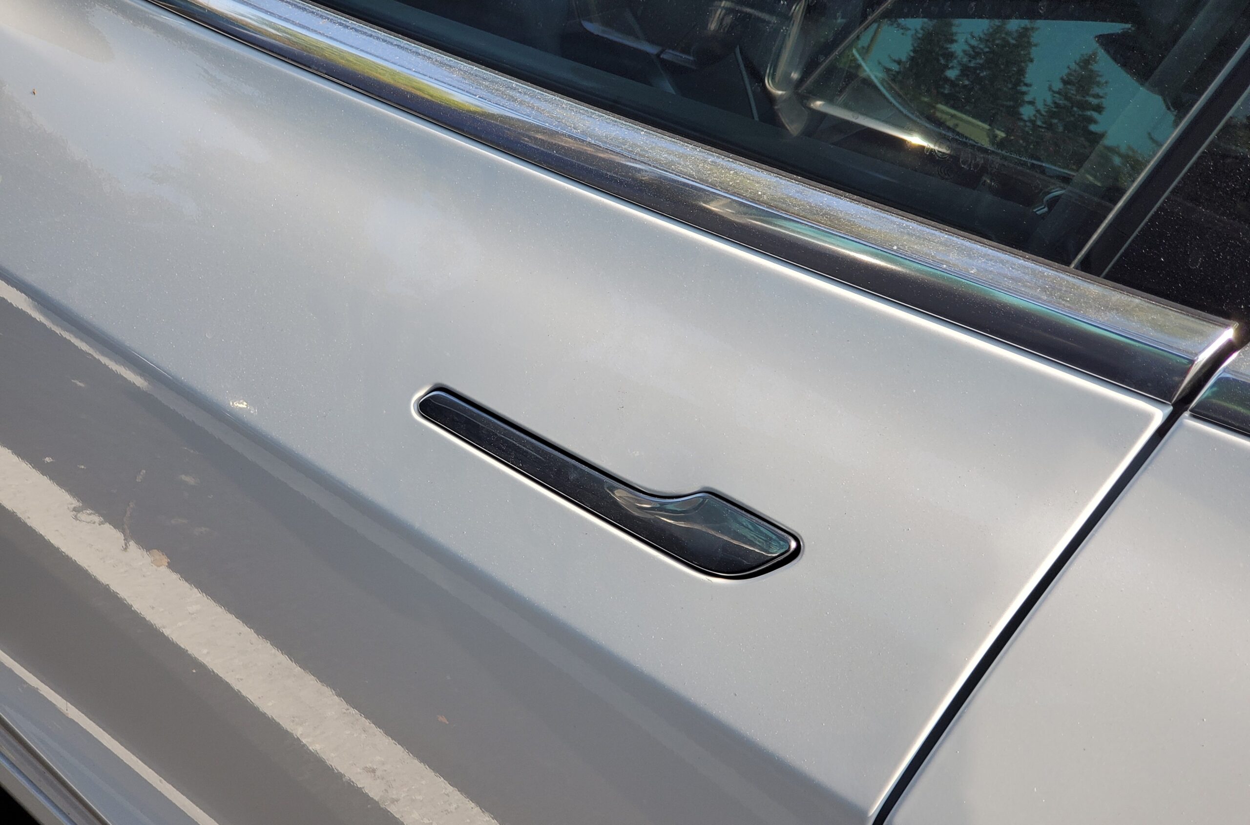 Tesla kapı kolu tasarımını yenileyecek