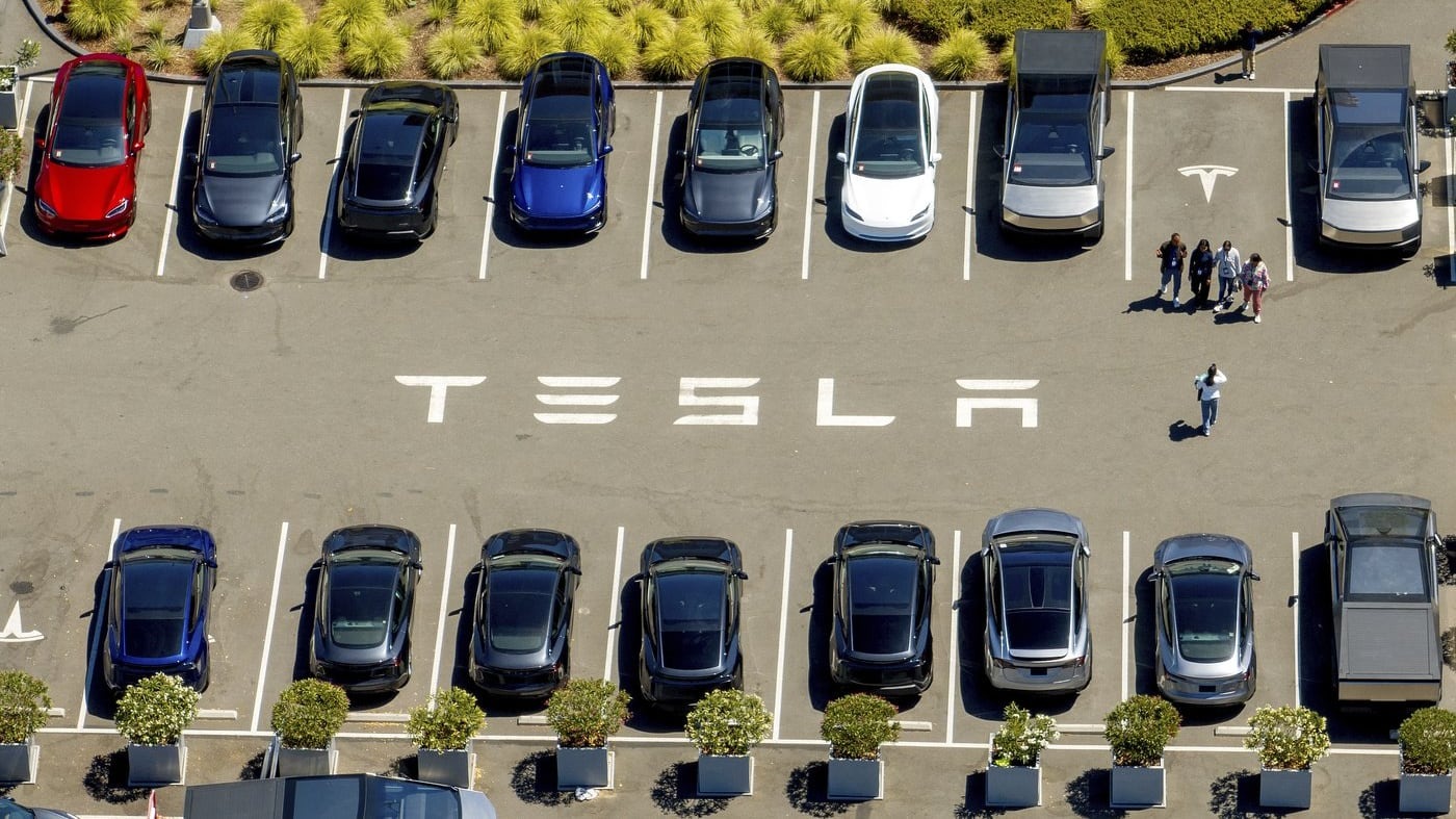 Tesla pazar payı 2017 yılındaki seviyeye düştü