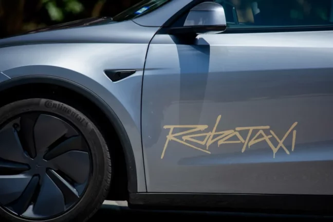 Tesla robotaksi izinleri