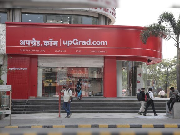 upGrad Asya