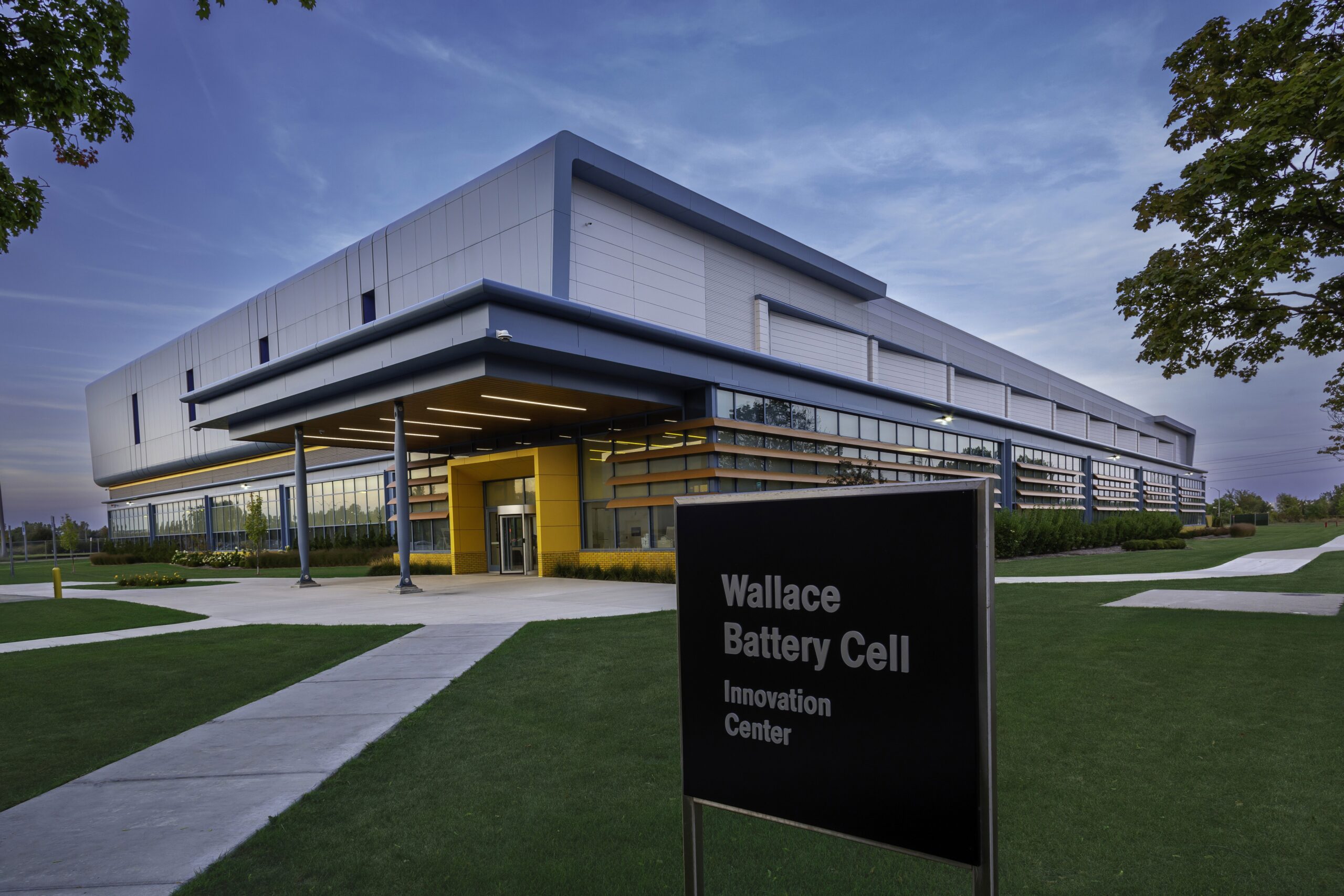 GM pil laboratuvarı rekabeti kızıştırıyor