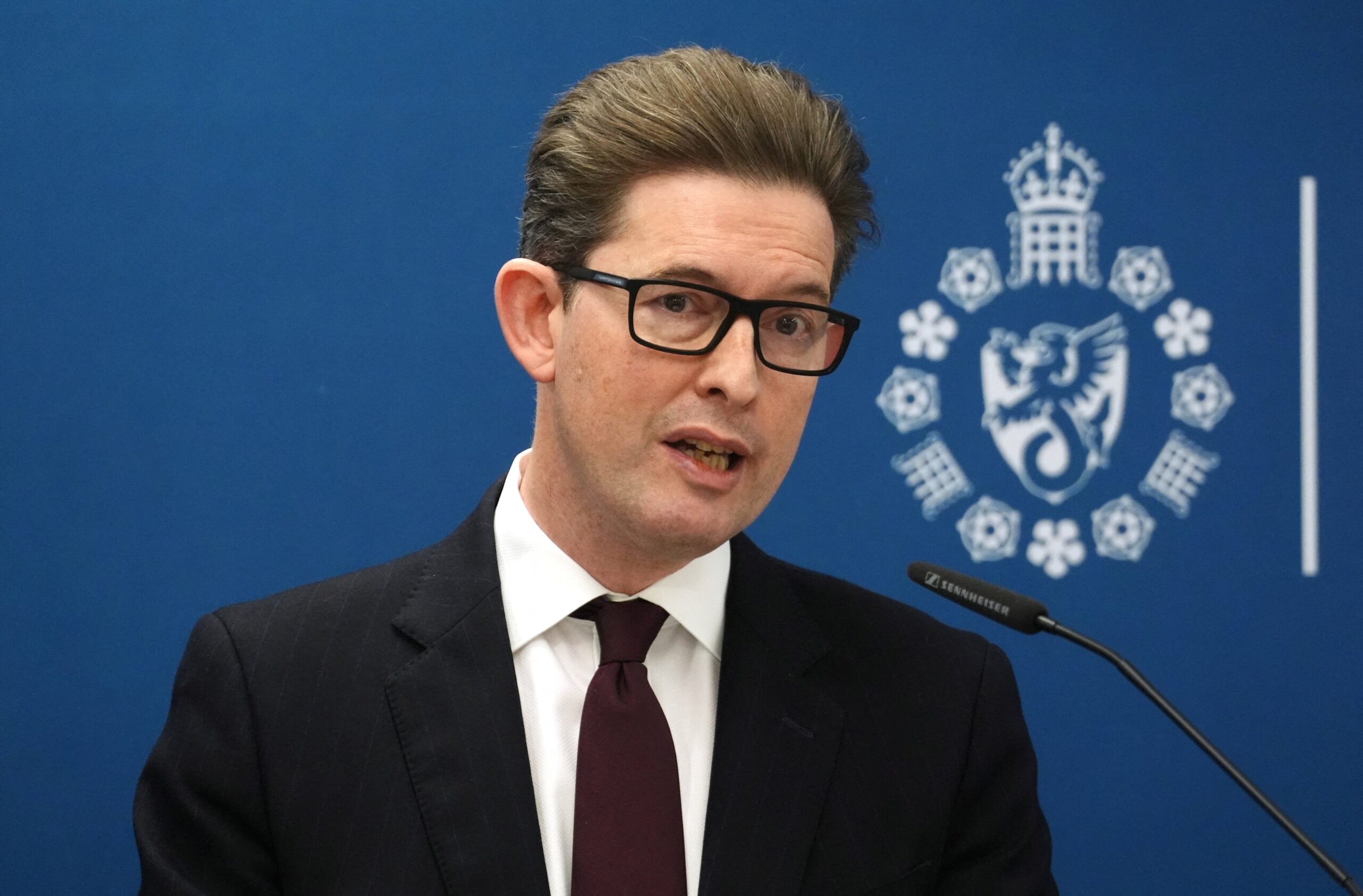 İngiltere istihbarat şefi yapay zeka için uyarı yaptı