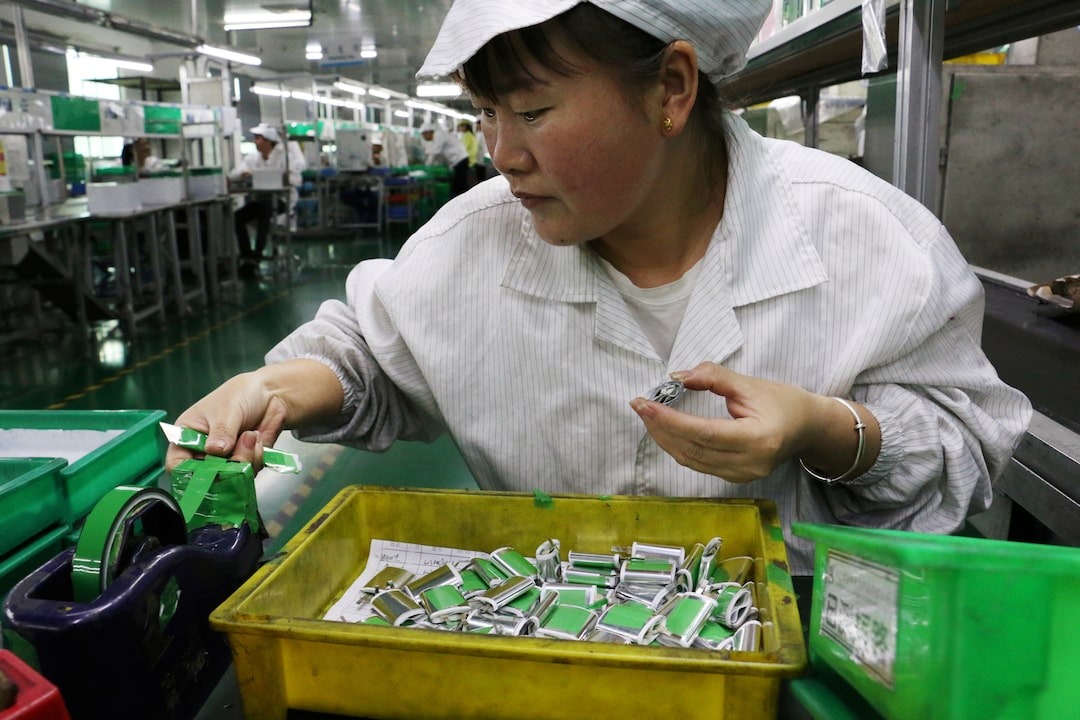 Pil hisseleri ihracat kontrolleri nedeniyle düştü