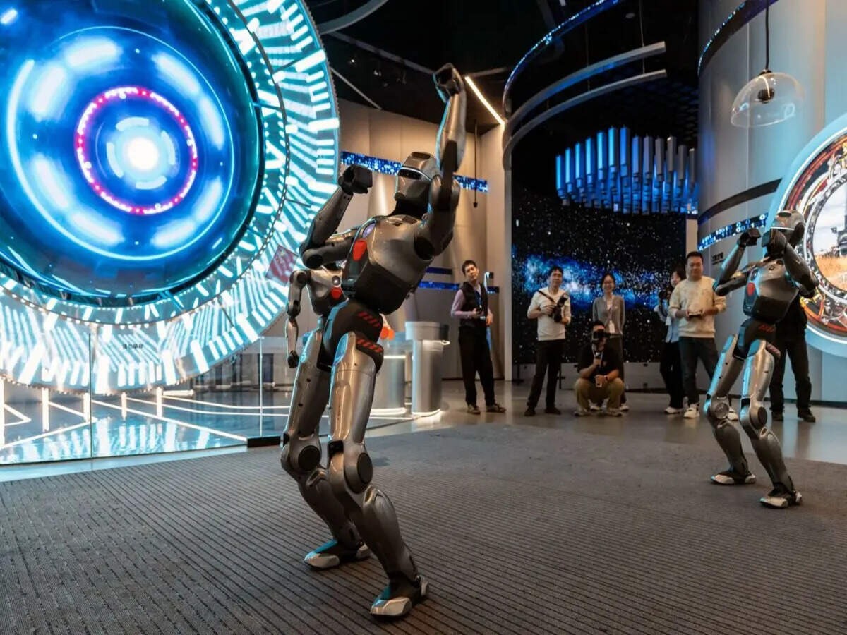 Çin insansı robot balonuna dikkat çekiyor