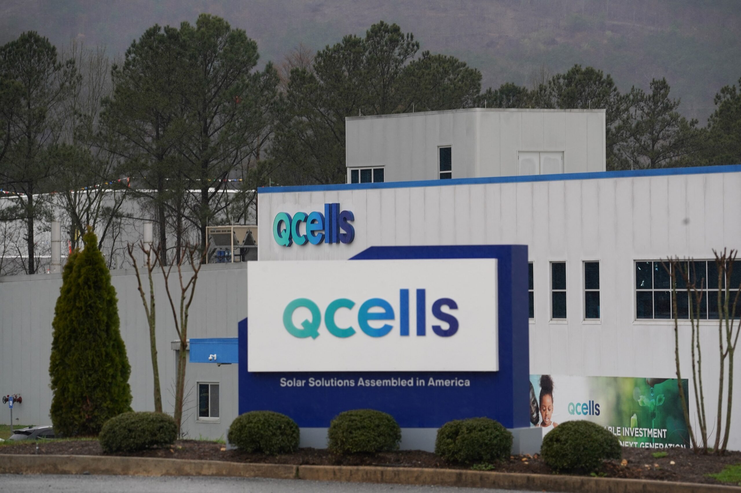 Qcells güneş enerjisi fabrikalarında ücretsiz izin uyguluyor