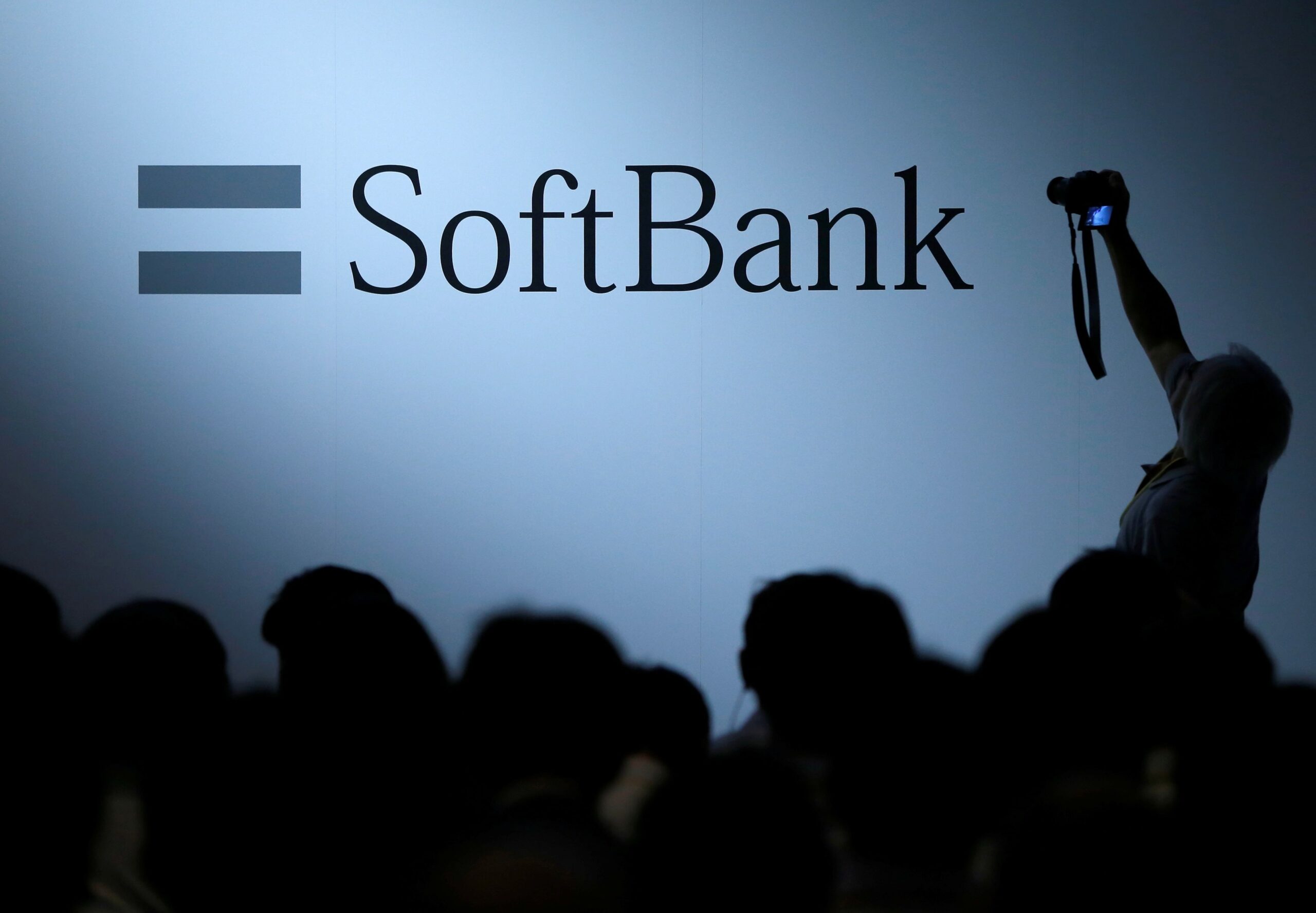 SoftBank hisseleri yapay zeka finansman ihtiyacıyla düştü