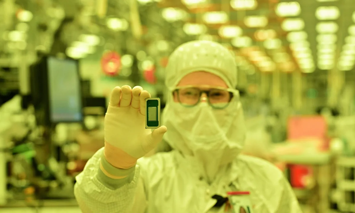 Intel yeni Core Ultra işlemciler bütçe dostu oluyor