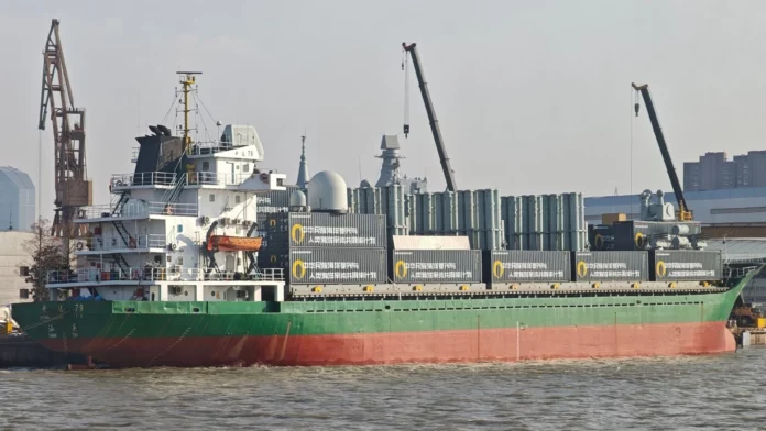 Kargo gemileri askeri