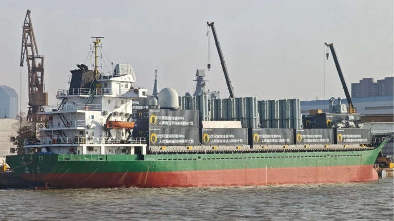 Kargo gemileri askeri